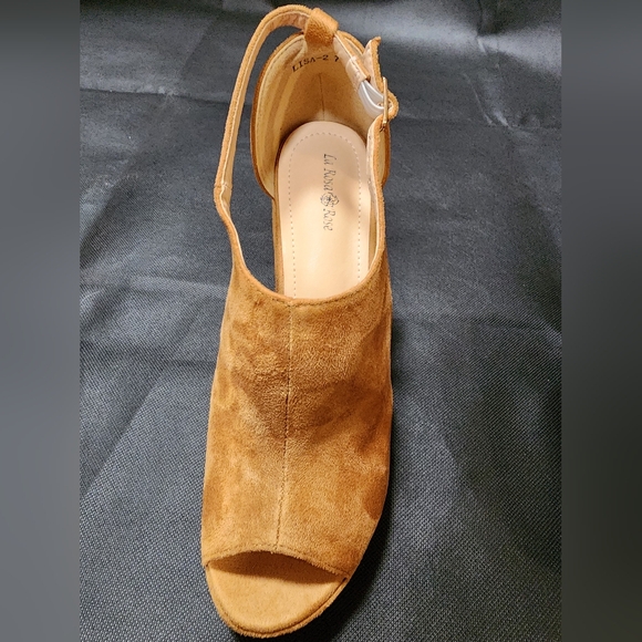 La Rosa Rose Toe Ankle Boots - Picture 5 of 8